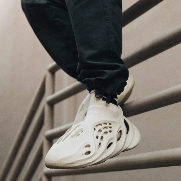 Yeezy foam runner Sand color way - Picture 4 of 4